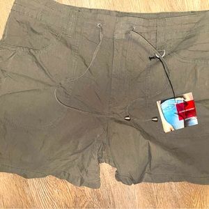 Gloria Vanderbilt womens army green cargo shorts size 12 NWT